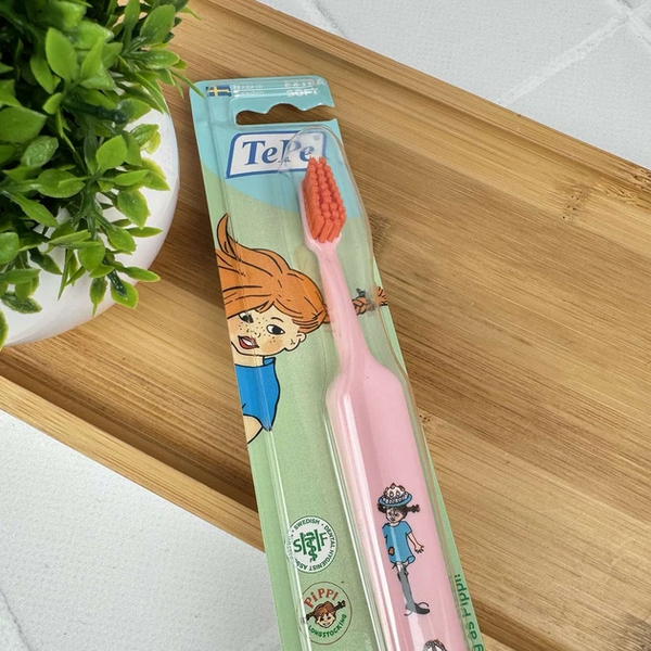 Дитяча зубна щітка TePe Kids Soft Pippi (з 3-х років), в блістері (світло-рожева) 304-0489 фото